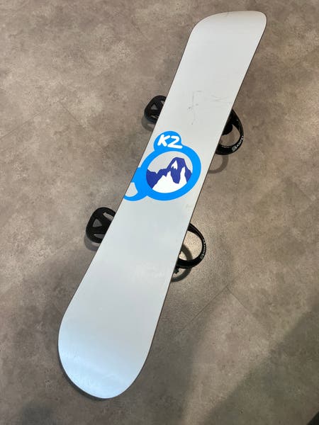 burton 145cm snowboard Instigator PurePop Camber making it easy to explore the park Burton Kids' Custom Smalls Camber