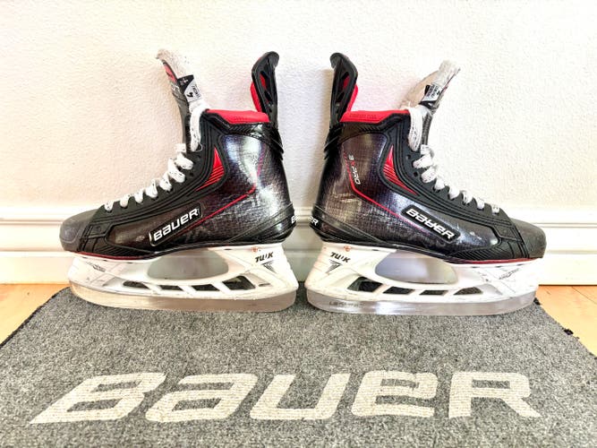 Bauer Vapor 3X Pro Hockey Skates Size 4 Fit 1 w/Superfeet