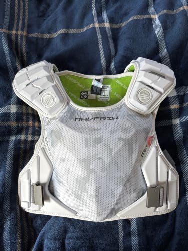 Large Adult Maverik MAX EKG Shoulder Pads (Lightly Used)