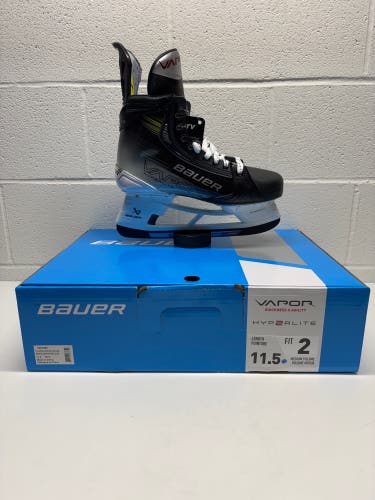 New!!  Bauer Vapor Hyperlite 2 Hockey Skates 11.5 Fit 2