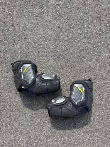 Senior Medium Bauer Supreme Mach Elbow Pads (Used)