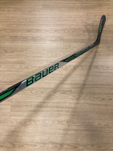 Junior Bauer Sling Hockey Stick | LH P92