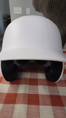 Medium/Large Easton Gametime Batting Helmet (Used)