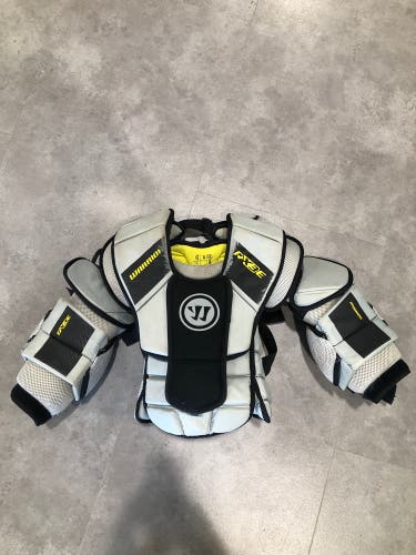 Junior Small / Medium Warrior Ritual X3E Goalie Chest Protector (Used)