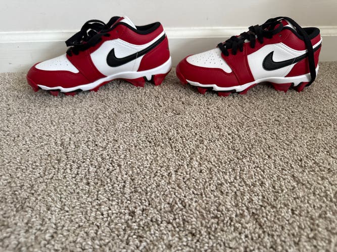 Red Kid's 4.5Y (Big Kids / Youth) Youth Air Jordan Low Top Molded Cleats (New)
