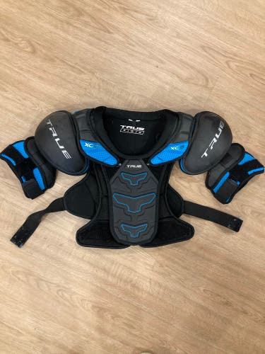 Junior Large True XC9 Shoulder Pads