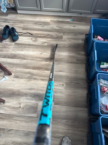 Senior Bauer Twitch Left Hand Hockey Stick P28 65 Flex (Used)