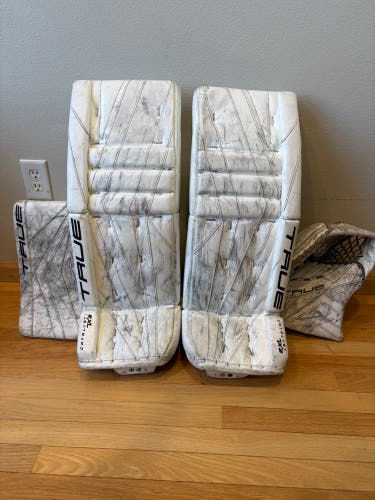 FULL RIGHT 29" True Catalyst Px3 Goalie Full Set (Used)