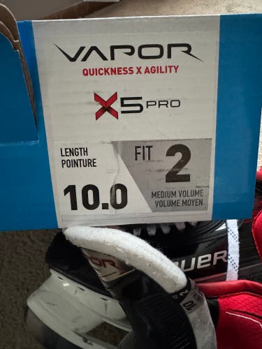 2023 Bauer Vapor X5 Pro Hockey Skates 10 (Used)