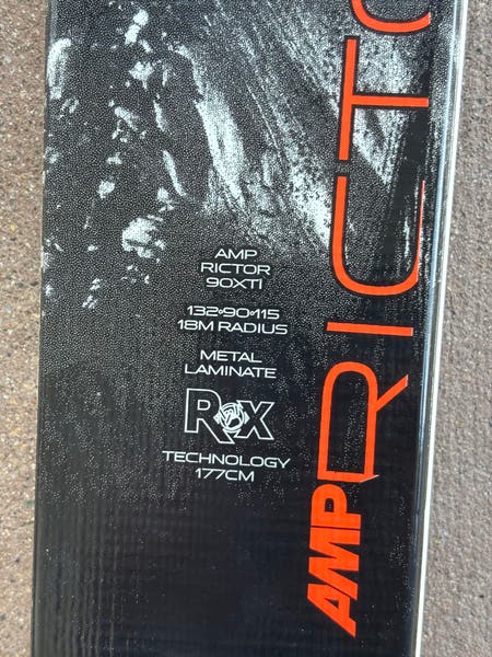 158 ride snowboard with owl on it Brand New Burton Snowboard with fox and owl design in the front