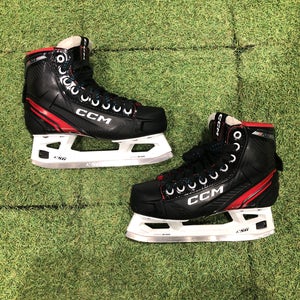 Intermediate CCM Extreme Flex E6.5 Hockey Goalie Skates Regular Width Size 4 (Used)