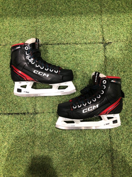 Intermediate CCM Extreme Flex E6.5 Hockey Goalie Skates Regular Width Size 4 (Used)