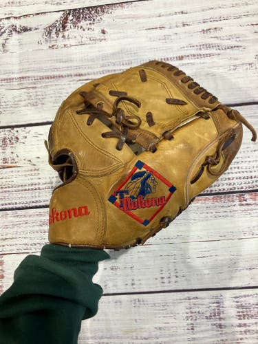 Brown Nokona 1150 RH Baseball Glove 11.5" (Used)