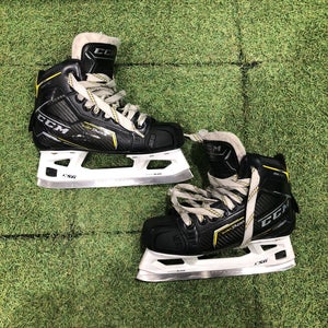 Junior CCM Super Tacks 9370 Hockey Goalie Skates Regular Width Size 3 (Used)