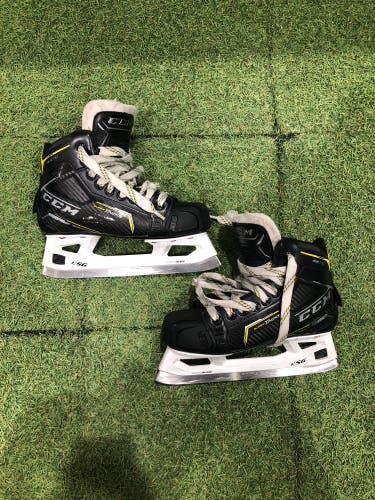 Junior CCM Super Tacks 9370 Hockey Goalie Skates Regular Width Size 3 (Used)