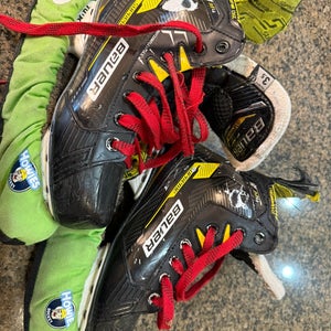 2022 Bauer Supreme M4 Hockey Skates Extra Wide Width Size 3.5 (Used)