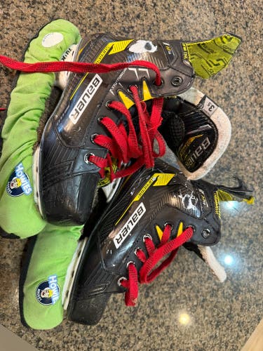 2022 Bauer Supreme M4 Hockey Skates Extra Wide Width Size 3.5 (Used)