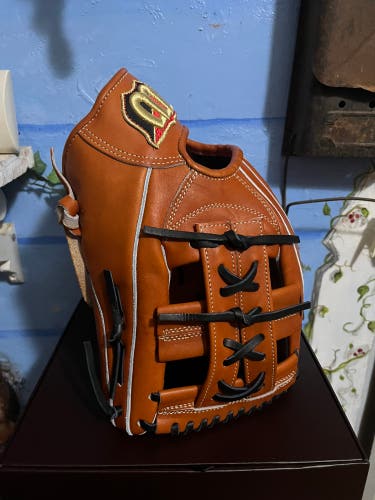Wilson Staff RH Baseball Glove 12" (New)