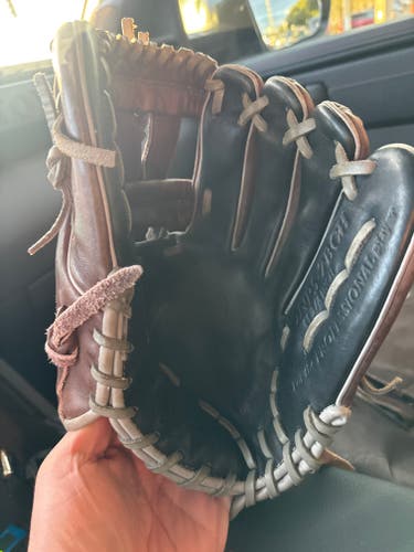 Rawlings RH Infield Heart of the Hide PRONP5 Baseball Glove 11.75" (Used)