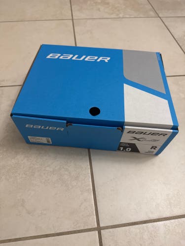Bauer XLS Hockey Skates Regular Width Size 1 (New)