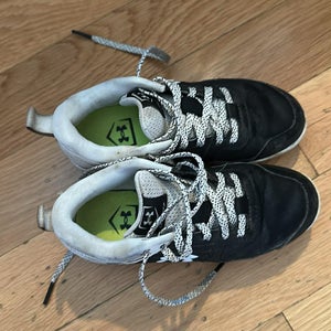 Kid's 13K (Little Kids) Youth Under Armour High Top Molded Cleats (Used)