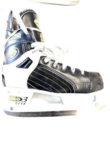 Used CCM TACKS 652 Intermediate Hockey Skate Intermediate 5.5 11860-C000307531