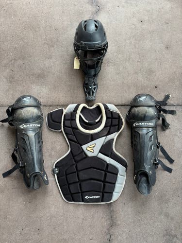 Intermediate Easton M10 Series Catcher's Set