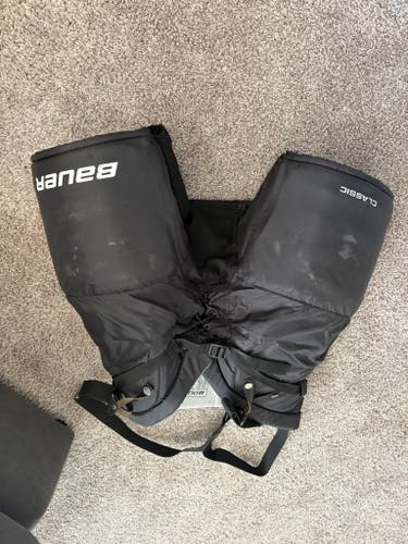 Medium Bauer Classic Hockey Goalie Pants (Used)