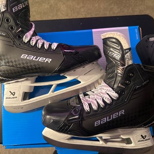 Black 2024 Bauer Supreme Shadow Hockey Skates 7.5 Fit-2 (Used)