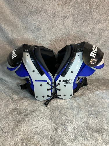 Medium Youth Riddell Pursuit Shoulder Pads with Battle Back Plate (Used)