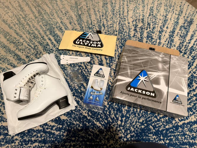 Jackson Ultima Debut Low Cut Figure Skate Boots C Adult 5.5 W (New)