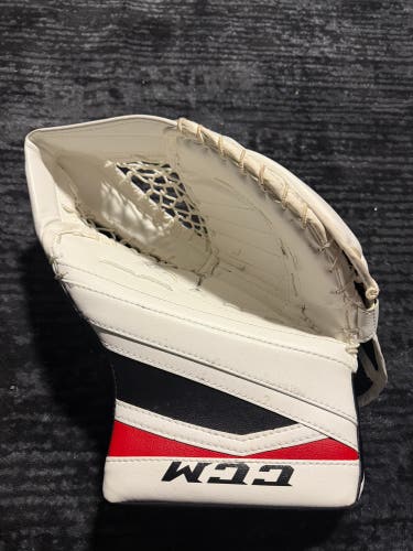 2018 CCM Extreme Flex II 860 Regular (New)