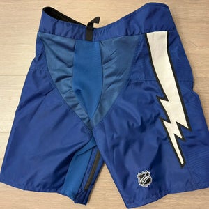 Warrior Covert QRE Pro Girdle/Pants shell Medium +1 Blue - Tampa Bay Lightning Pro Stock