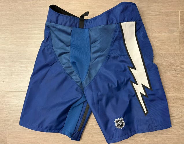 Warrior Covert QRE Pro Girdle/Pants shell Medium +1 Blue - Tampa Bay Lightning Pro Stock