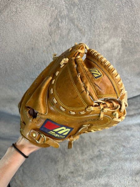 Brown Mizuno Pro Scoop MZ-C20 RH Catcher's Baseball Glove 32" (Used)