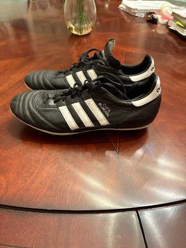 Adidas copa mundial - size 10.5 U.S.