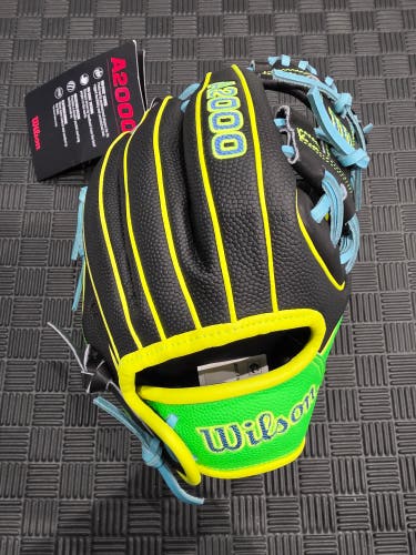 Wilson RH Infield A2000 Baseball Glove 11.25" (New)