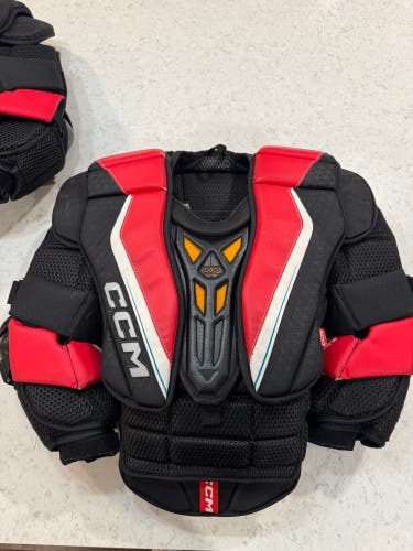 Medium CCM EFLEX 6 Goalie Chest Protector (Used)
