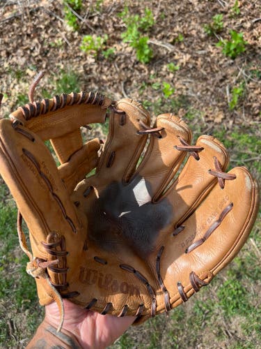 2018 Wilson A2000 RH Infield Baseball Glove 11.5" (Used)