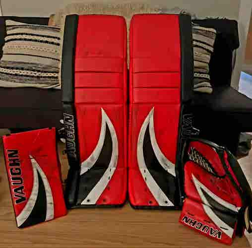 34" Vaughn V9 Pro Carbon Regular Goalie Full Set (Used)