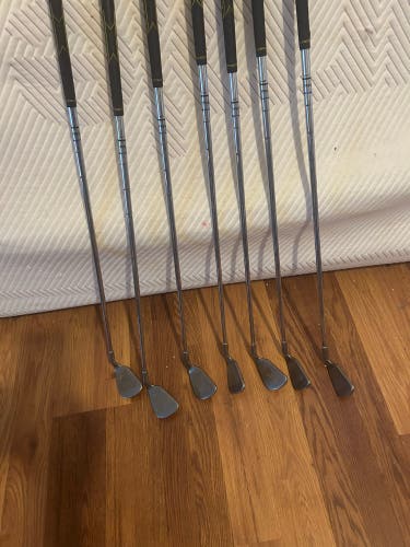 Ping Ping Eye 2 + No + Left Hand Iron Set Regular Flex (7 Clubs) #5 - #9, PW, GW (Used)