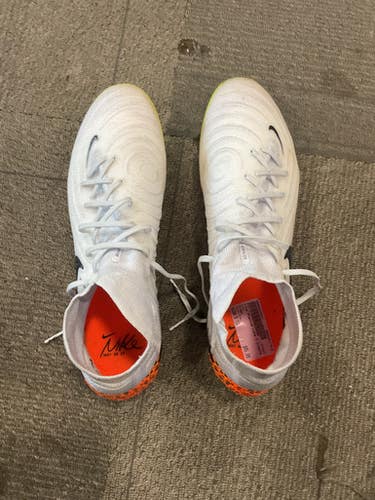 Used Nike Soccer Cleats Grey Senior 13 11614-S000234841