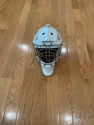 Lightly used Senior Medium 2022 Bauer 940 Goalie Mask