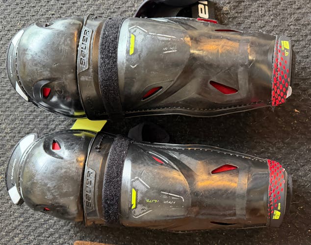 Intermediate Bauer Vapor 13" Shin Pads (Used)