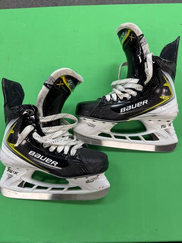 Senior Bauer S25 Vapor Velocity (SMU) Hockey Skates 7 (Used)