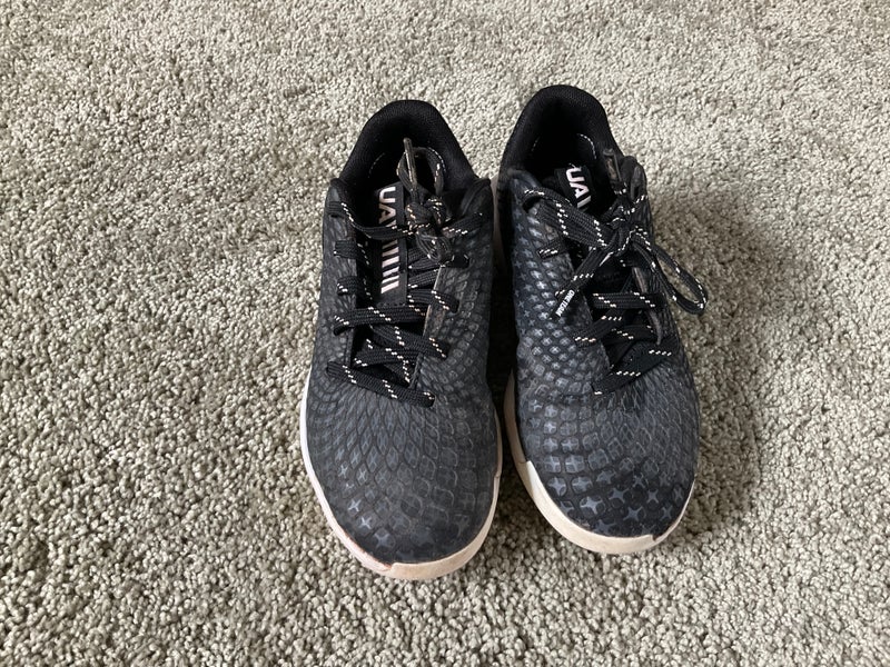 Black Kid's 1Y (Big Kids / Youth) Youth Under Armour Low Top Molded Cleats (Used)
