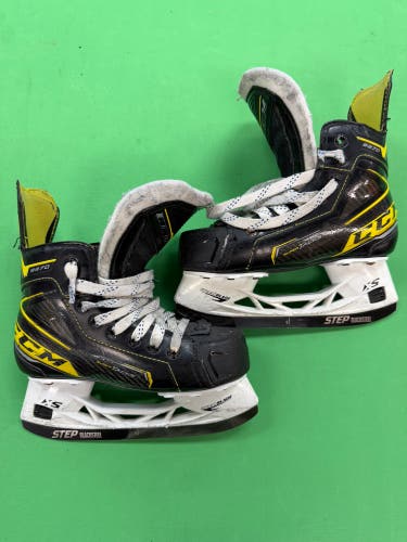 Junior CCM Super Tacks 9370 Hockey Skates Size 1 (Used)