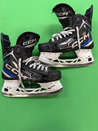 Senior CCM Ccm tacks classic Hockey Skates Regular Width 7 (Used)