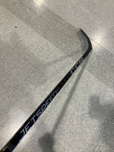 Intermediate CCM JetSpeed FT6 Hockey Stick Right Handed P29 65 Flex (Used)
