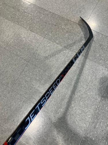 Intermediate CCM JetSpeed FT6 Hockey Stick Right Handed P29 55 Flex (Used)
